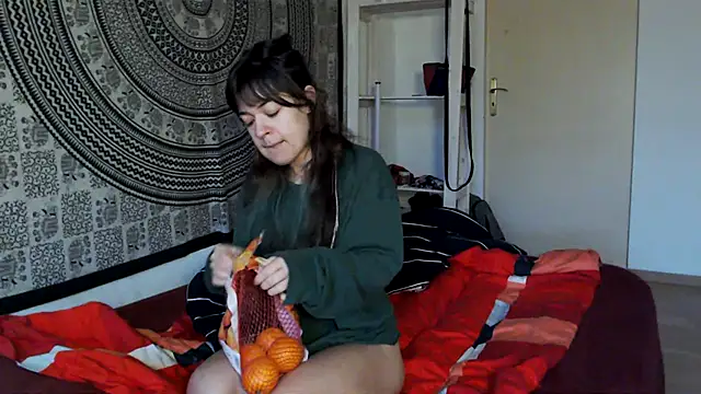 Snapshot of LinaWinter chatting on March 2025 06:02:02 AM LinaWinter online show from March 2025 06:02:02 AM