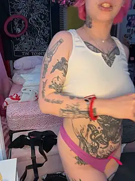 Snapshot of MissRomero chatting on March 2026 02:06:01 AM MissRomero online show from March 2026 02:06:01 AM