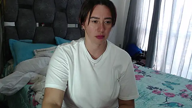 sara hott 1 online show from February 2026 08:19:02 PM