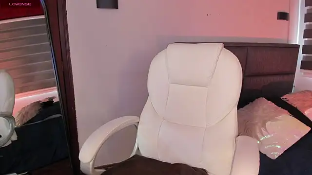 MERIDA TAYLOR online show from January 2025 12:45:02 PM