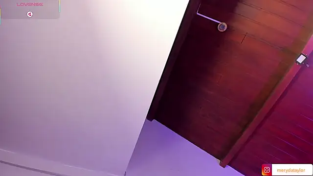 MERIDA TAYLOR online show from February 2025 12:48:02 PM