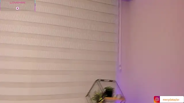 MERIDA TAYLOR online show from February 2025 06:35:01 PM