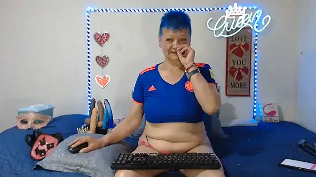 loquitaqueen011 online show from June 2026 02:48:02 PM