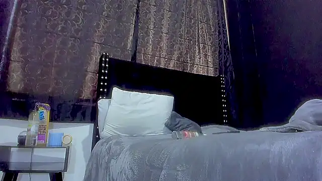 amareto queen online show from September 2025 06:30:01 PM