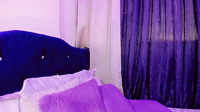 lesly xx online show from February 2026 07:37:02 PM