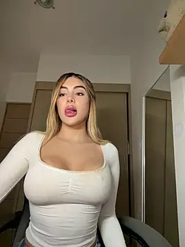 Snapshot of mi_suk11 chatting on March 2026 08:37:01 PM mi suk11 online show from March 2026 08:37:01 PM