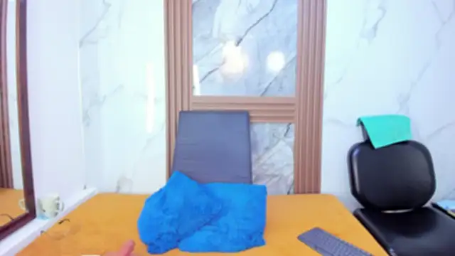 Snapshot of HannyMansonh chatting on November 2025 03:45:02 AM HannyMansonh online show from November 2025 03:45:02 AM