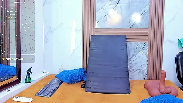 Snapshot of HannyMansonh chatting on November 2025 03:37:02 PM HannyMansonh online show from November 2025 03:37:02 PM