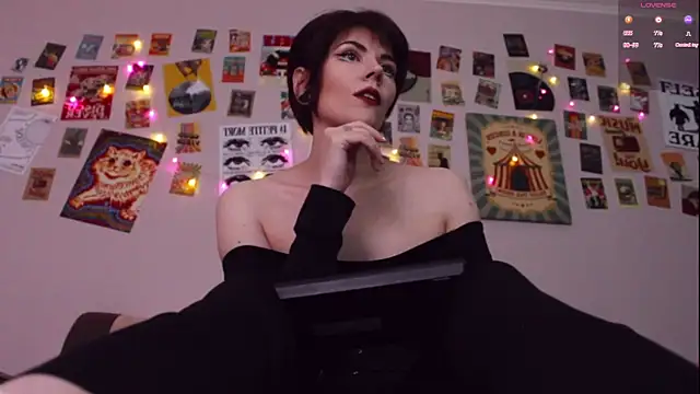 Luna Blake online show from May 2026 05:21:02 PM