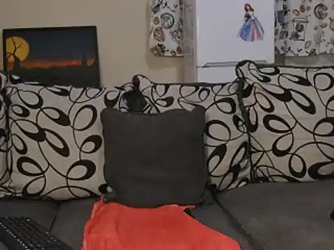 Snapshot of DollyPerryXX chatting on February 2025 09:08:02 PM DollyPerryXX online show from February 2025 09:08:02 PM