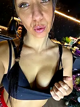 LeticiaWoods online show from December 2025 07:05:01 AM