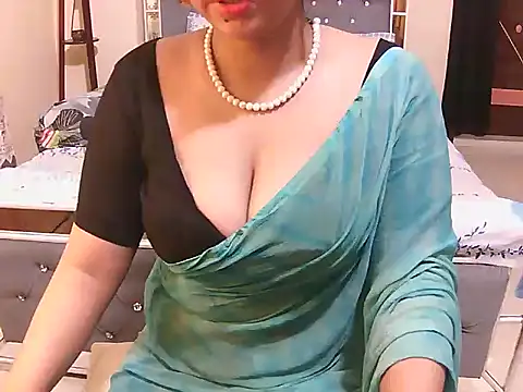 cutebengaligirl online show from October 2025 07:40:02 AM