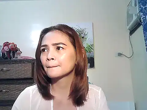 Snapshot of Kisses-13 chatting on September 2025 05:03:02 PM Kisses-13 online show from September 2025 05:03:02 PM