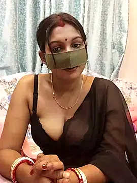 Snapshot of Queen_Dolly chatting on March 2025 06:04:02 PM Queen Dolly online show from March 2025 06:04:02 PM