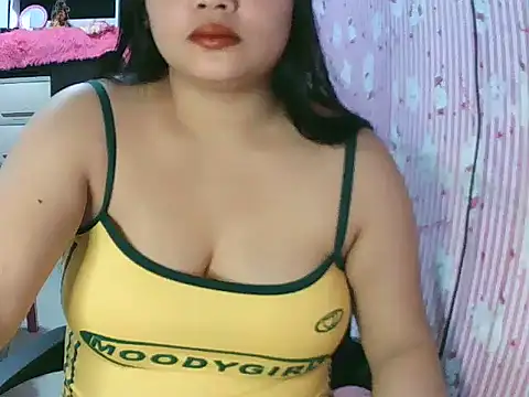 Snapshot of shaira4u chatting on March 2026 03:34:02 AM shaira4u online show from March 2026 03:34:02 AM