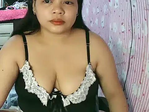 Snapshot of shaira4u chatting on March 2026 06:18:02 AM shaira4u online show from March 2026 06:18:02 AM