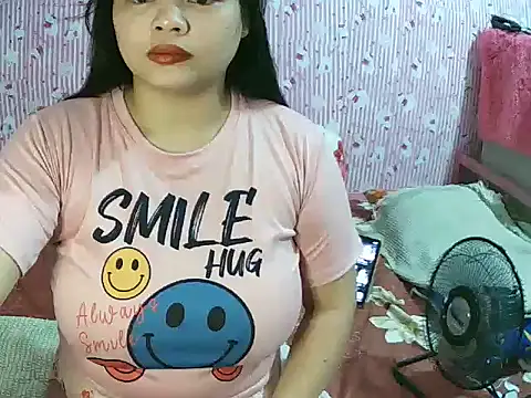 Snapshot of shaira4u chatting on April 2026 08:03:02 PM shaira4u online show from April 2026 08:03:02 PM
