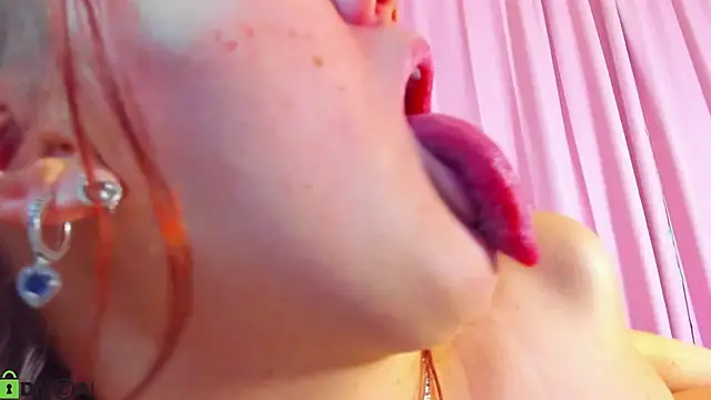 Snapshot of Fera1_Berry chatting on February 2026 06:40:02 AM Fera1 Berry online show from February 2026 06:40:02 AM