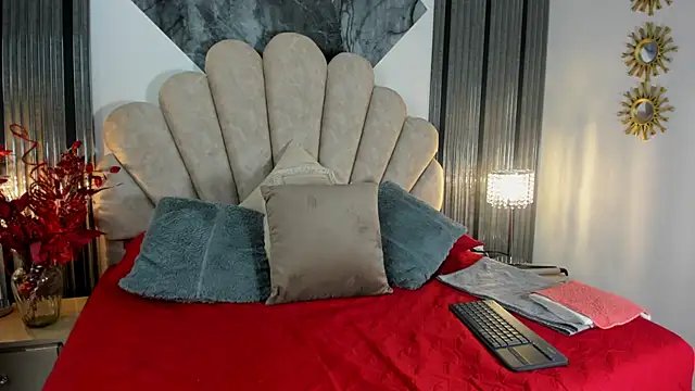 Snapshot of Naughty__Mom chatting on January 2026 02:33:02 PM Naughty Mom online show from January 2026 02:33:02 PM