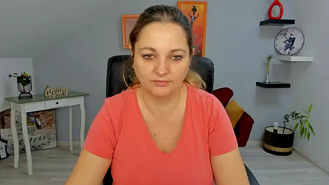 LollaGirl online show from January 2025 04:22:02 AM