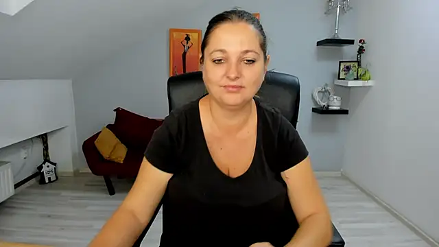 LollaGirl online show from September 2025 03:21:01 AM