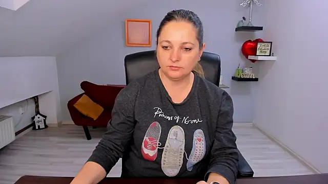 LollaGirl online show from March 2026 04:17:02 AM