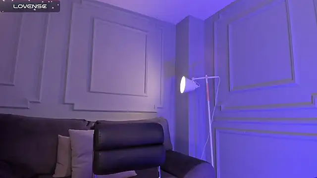 EveBensonX online show from February 2025 06:15:02 PM