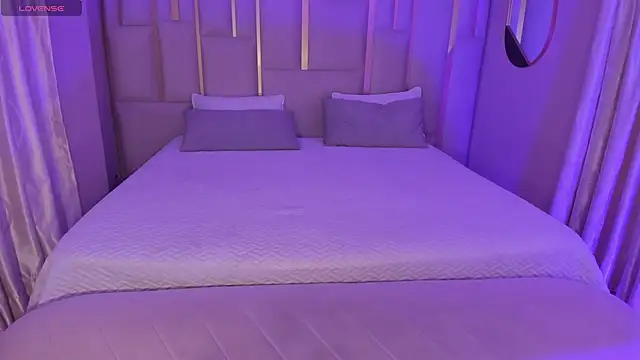 EveBensonX online show from February 2025 12:15:02 PM