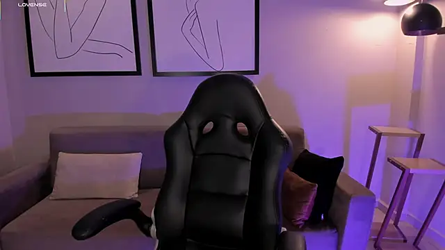 EveBensonX online show from September 2025 07:15:02 PM