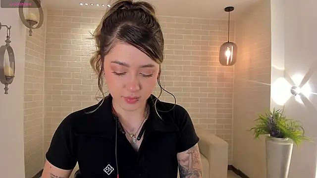 EveBensonX online show from June 2026 11:30:02 PM
