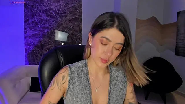 EveBensonX online show from June 2026 08:02:01 PM