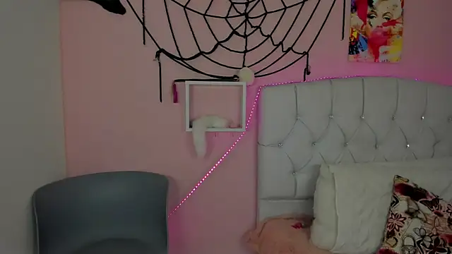 18candys online show from October 2025 10:39:02 PM