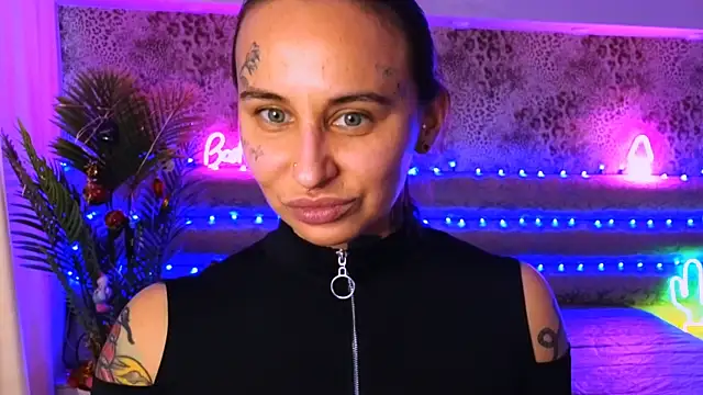 Cool Freak  online show from December 2024 12:27:02 PM