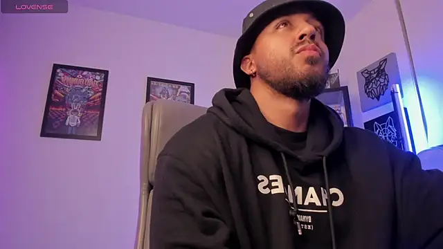 Snapshot of luck_spartans chatting on October 2025 06:12:02 AM luck spartans online show from October 2025 06:12:02 AM