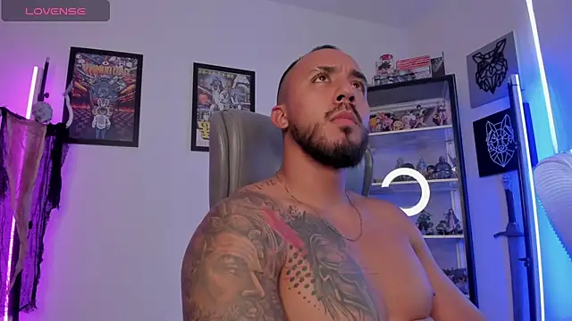 Snapshot of luck_spartans chatting on October 2025 07:01:02 PM luck spartans online show from October 2025 07:01:02 PM