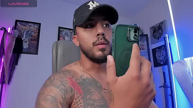 Snapshot of luck_spartans chatting on November 2025 06:54:02 PM luck spartans online show from November 2025 06:54:02 PM