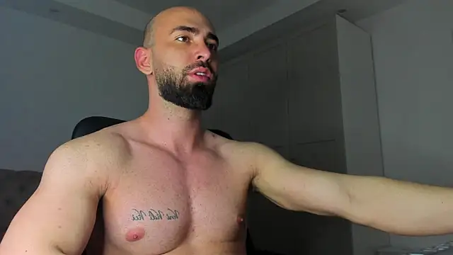 MichaelMasterss online show from April 2026 08:33:02 PM
