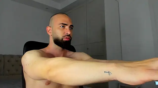 MichaelMasterss online show from May 2026 09:45:01 PM