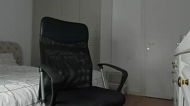 MichaelMasterss online show from July 2026 07:40:02 PM