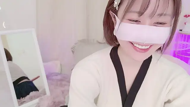 Snapshot of Yuu__k chatting on January 2025 02:08:02 PM Yuu k online show from January 2025 02:08:02 PM