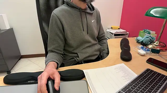 Snapshot of riccardofortis chatting on February 2026 05:42:02 PM riccardofortis online show from February 2026 05:42:02 PM