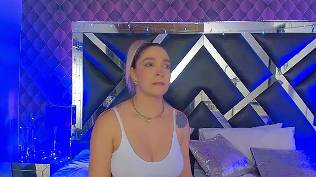 Snapshot of victoriaa_lee_ chatting on January 2026 09:05:02 PM victoriaa lee online show from January 2026 09:05:02 PM