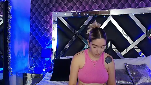 victoriaa lee  online show from May 2026 06:38:02 PM