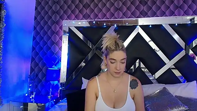 victoriaa lee  online show from July 2026 07:39:01 PM