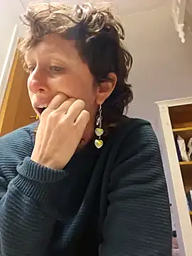 mossy kiss online show from January 2025 06:12:02 PM