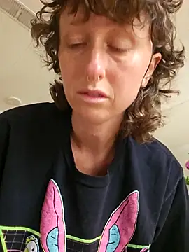 mossy kiss online show from October 2025 03:44:01 PM