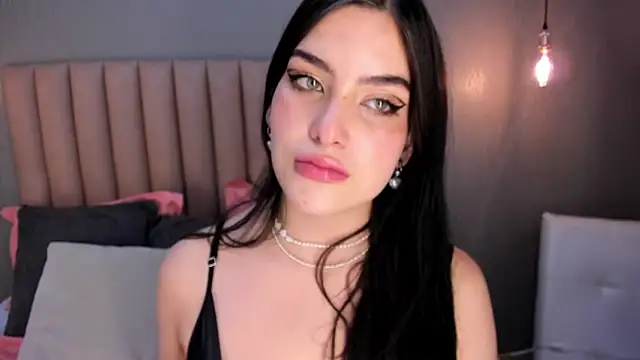 Alexa Thaylor  online show from March 2025 05:07:02 PM