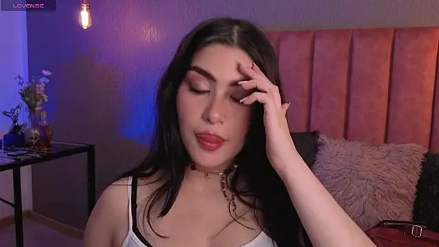 Alexa Thaylor  online show from May 2026 06:03:01 PM