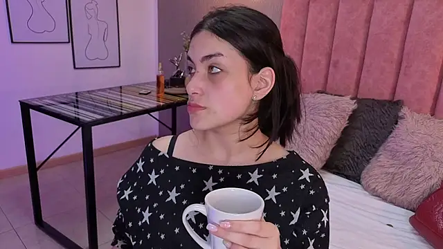 Alexa Thaylor  online show from May 2026 04:46:01 PM