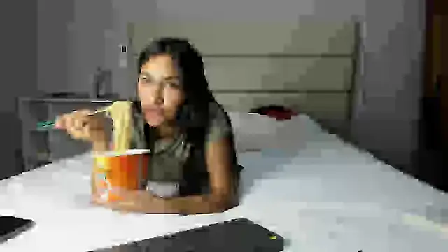 Snapshot of Aurora_Vanir chatting on December 2024 01:18:01 AM Aurora Vanir online show from December 2024 01:18:01 AM